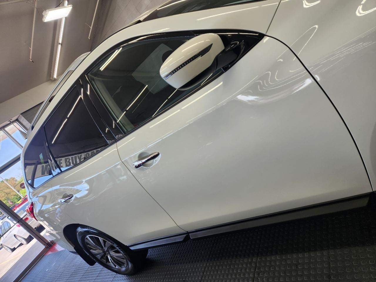 Nissan Pathfinder SV 2020