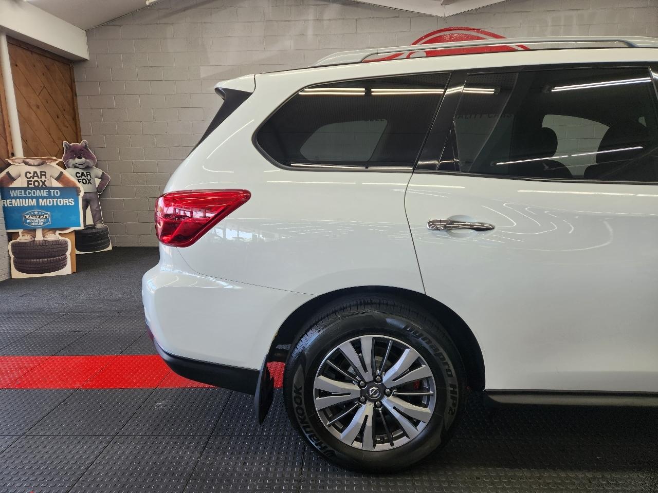 Nissan Pathfinder SV 2020