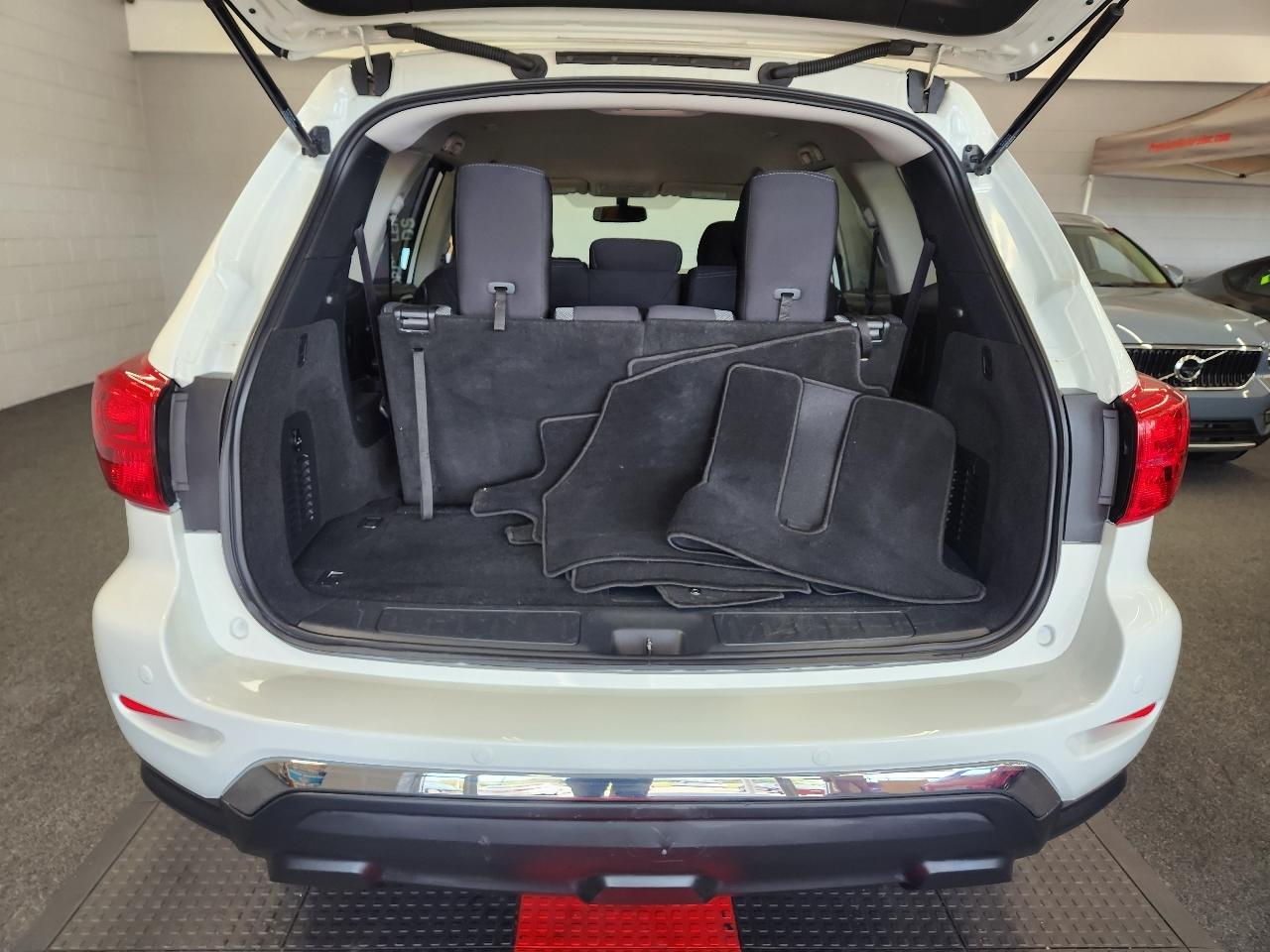 Nissan Pathfinder SV 2020