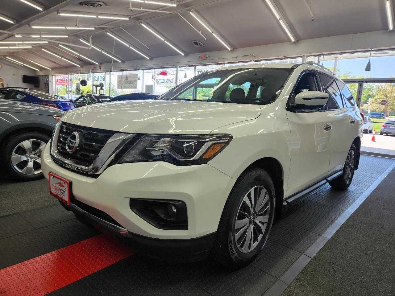 Nissan Pathfinder SV 2020