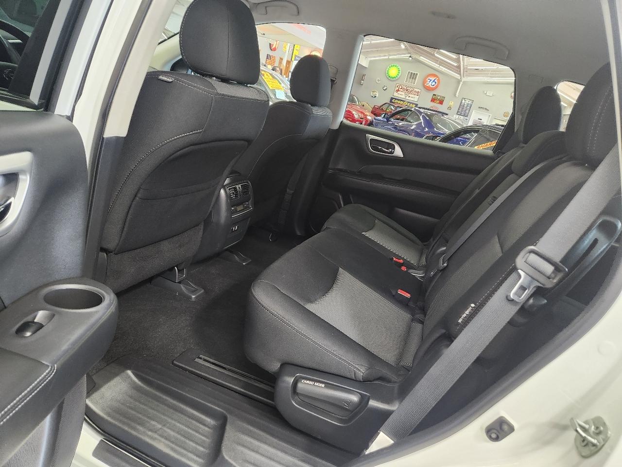 Nissan Pathfinder SV 2020