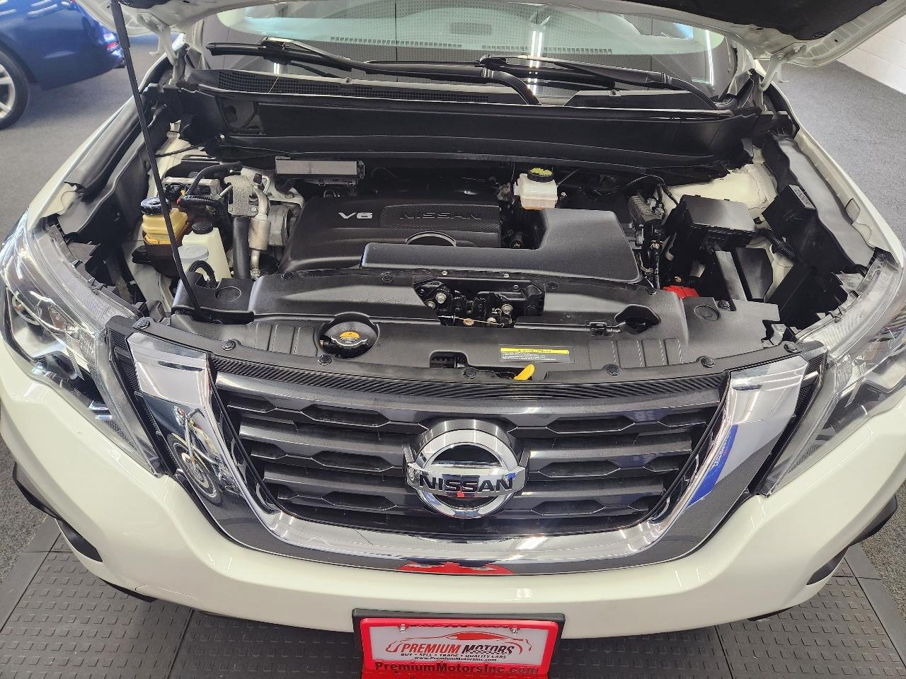 Nissan Pathfinder SV 2020
