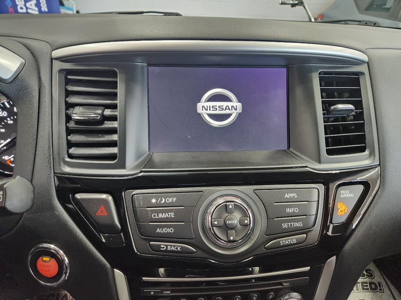 Nissan Pathfinder SV 2020