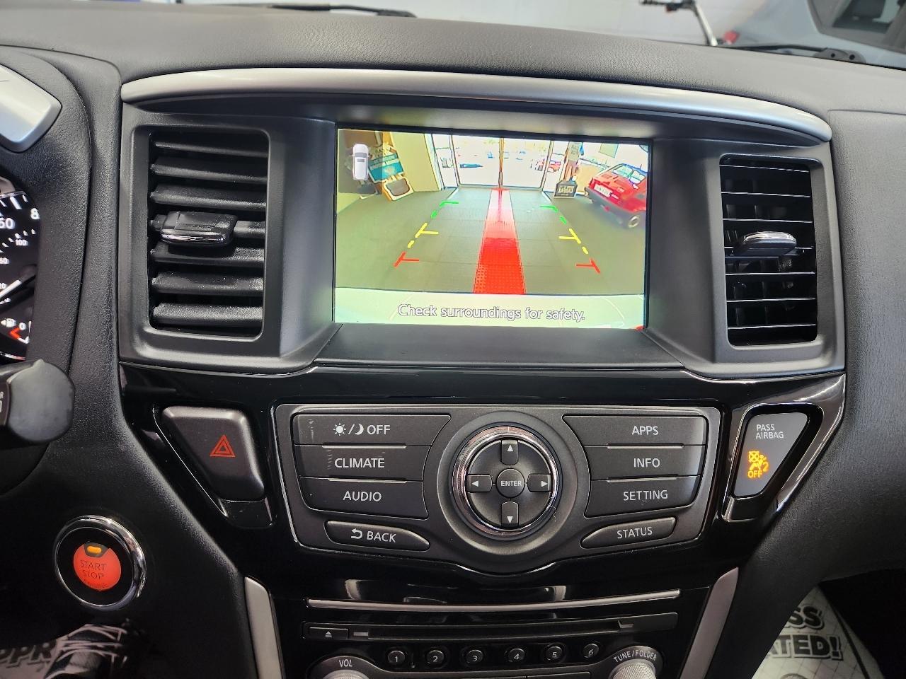 Nissan Pathfinder SV 2020