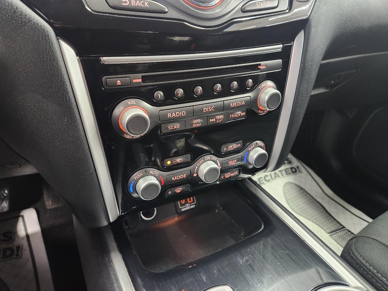 Nissan Pathfinder SV 2020