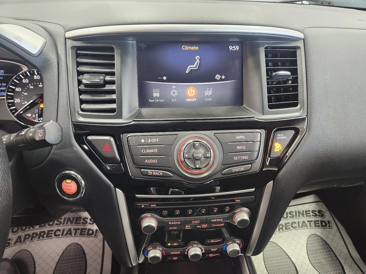 Nissan Pathfinder SV 2020