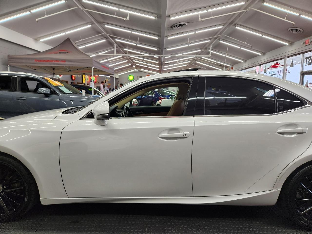 Lexus IS  2014