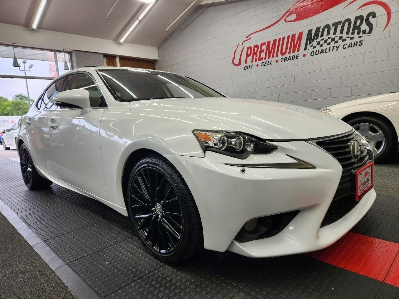 Lexus IS  2014