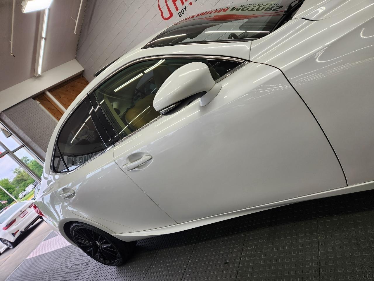 Lexus IS  2014