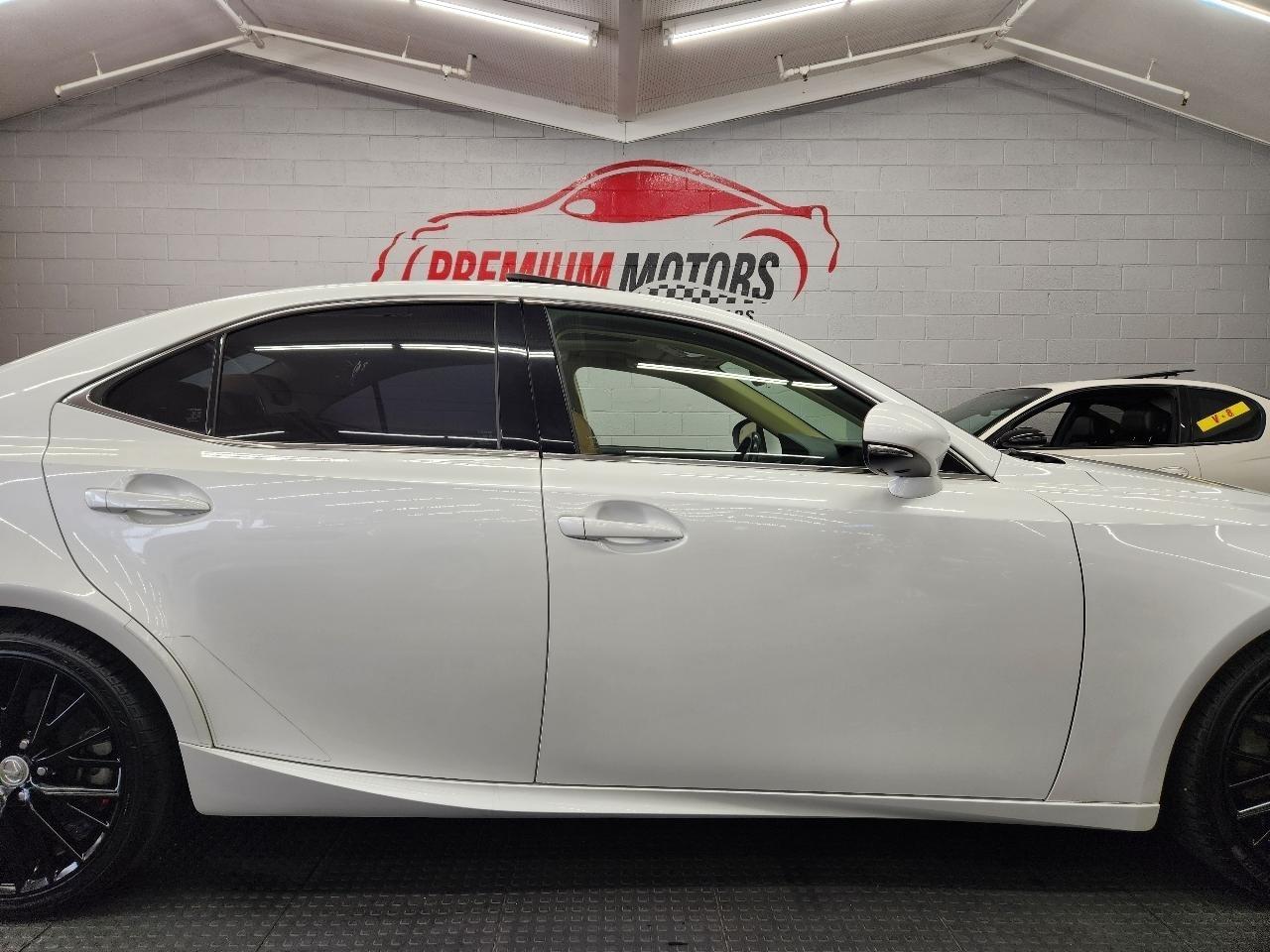 Lexus IS  2014