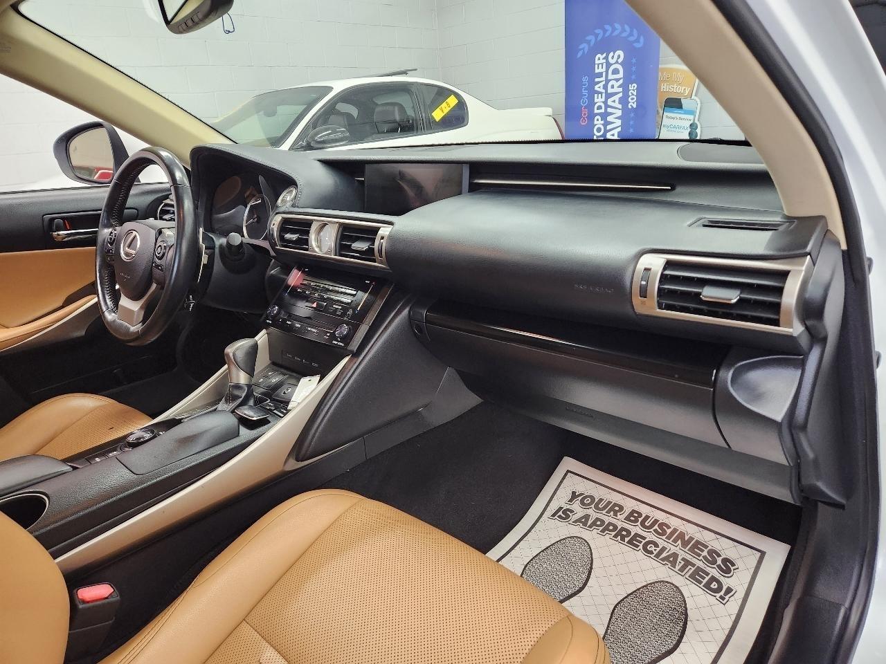 Lexus IS  2014