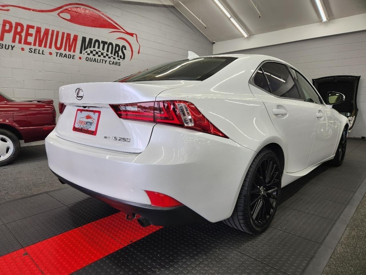 Lexus IS  2014