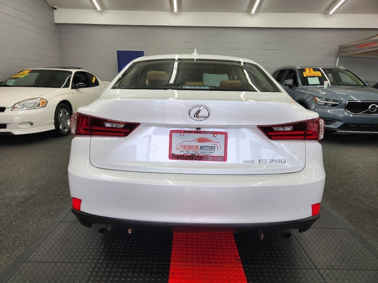 Lexus IS  2014