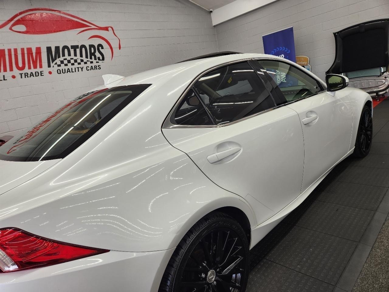 Lexus IS  2014