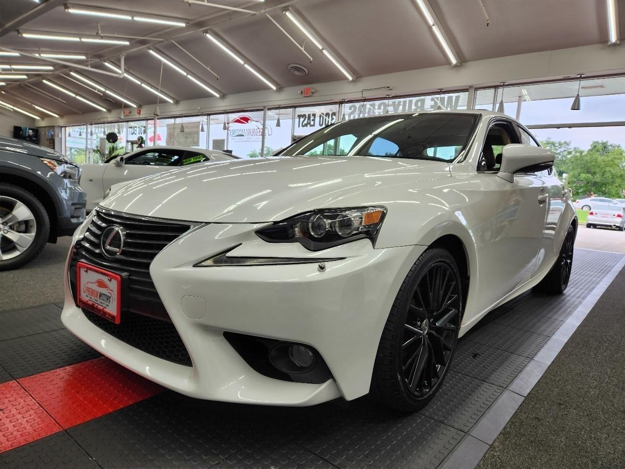 Lexus IS  2014