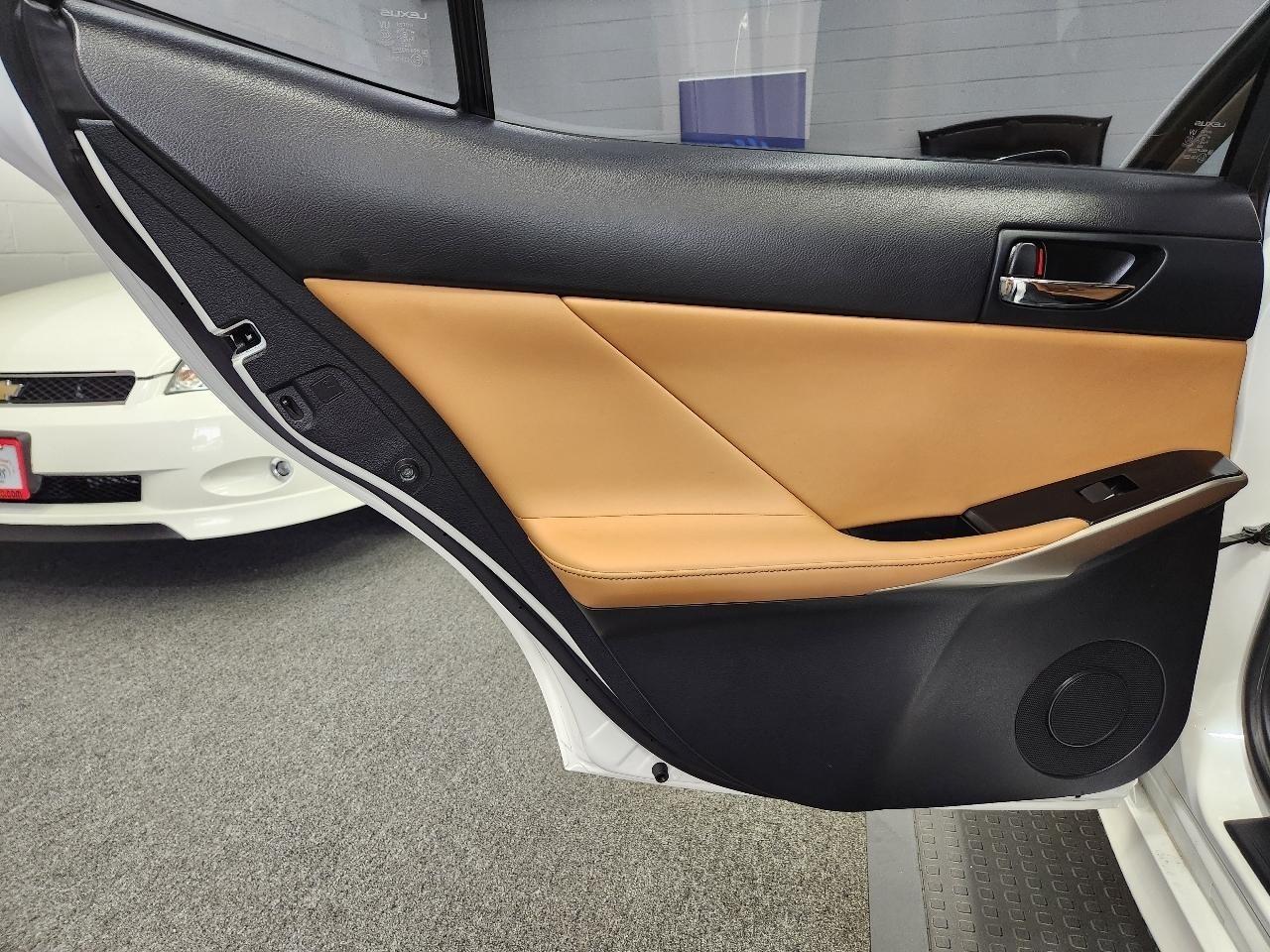 Lexus IS  2014