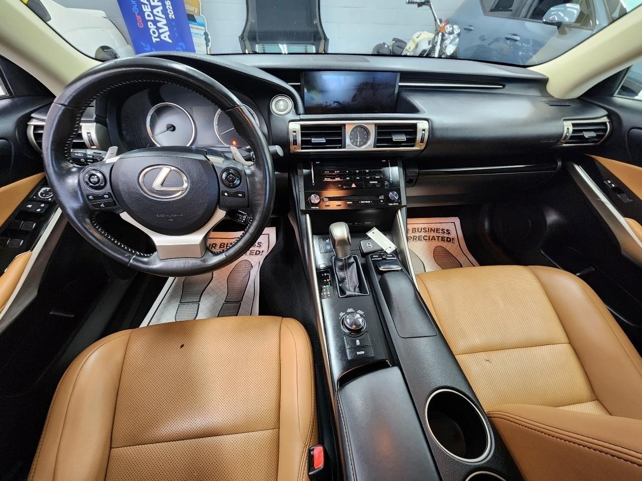 Lexus IS  2014