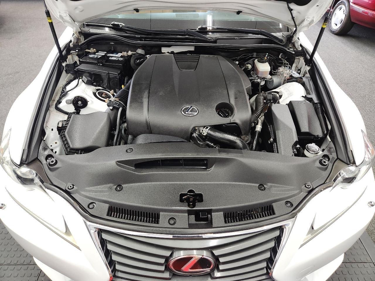 Lexus IS  2014