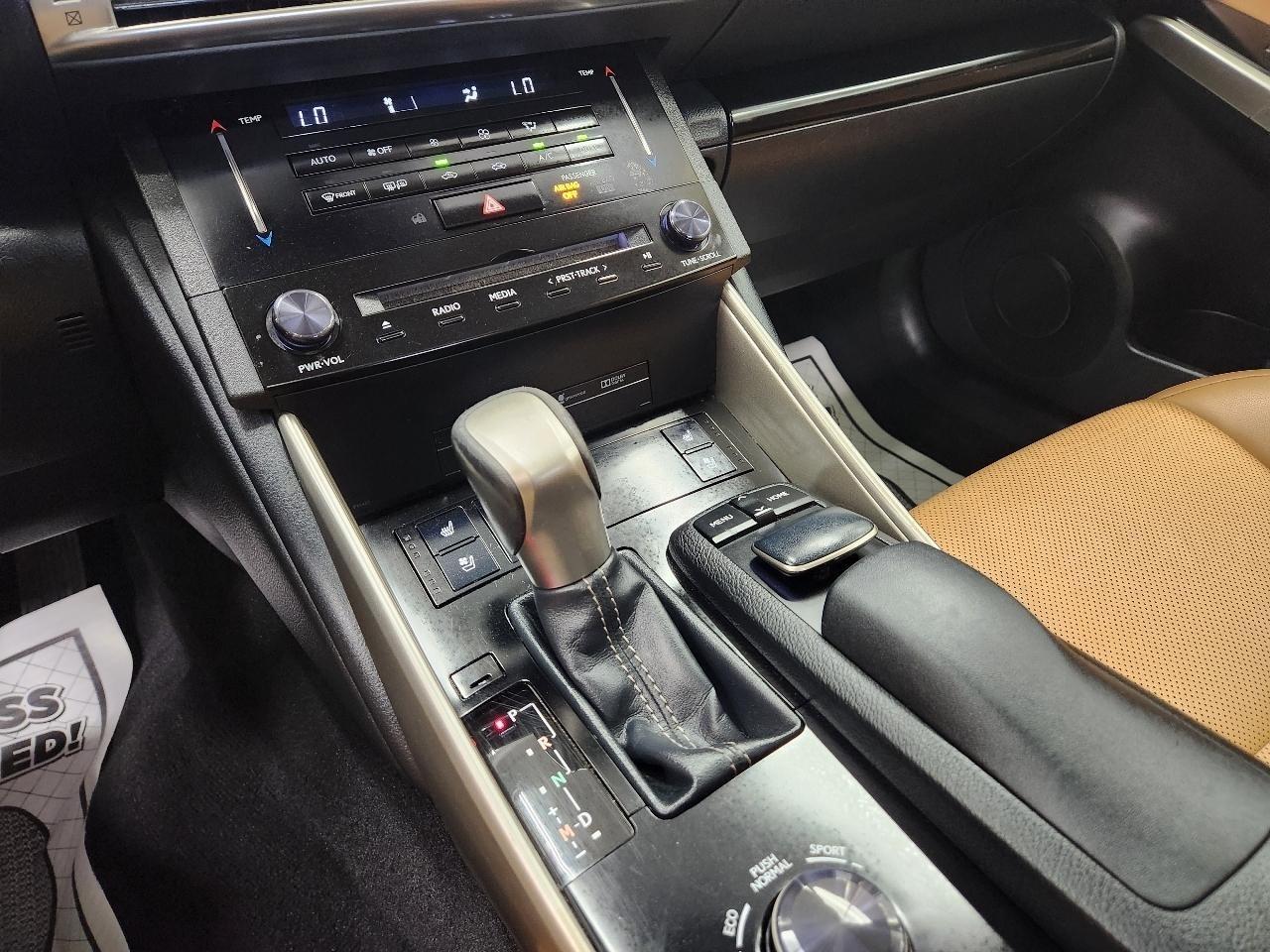 Lexus IS  2014