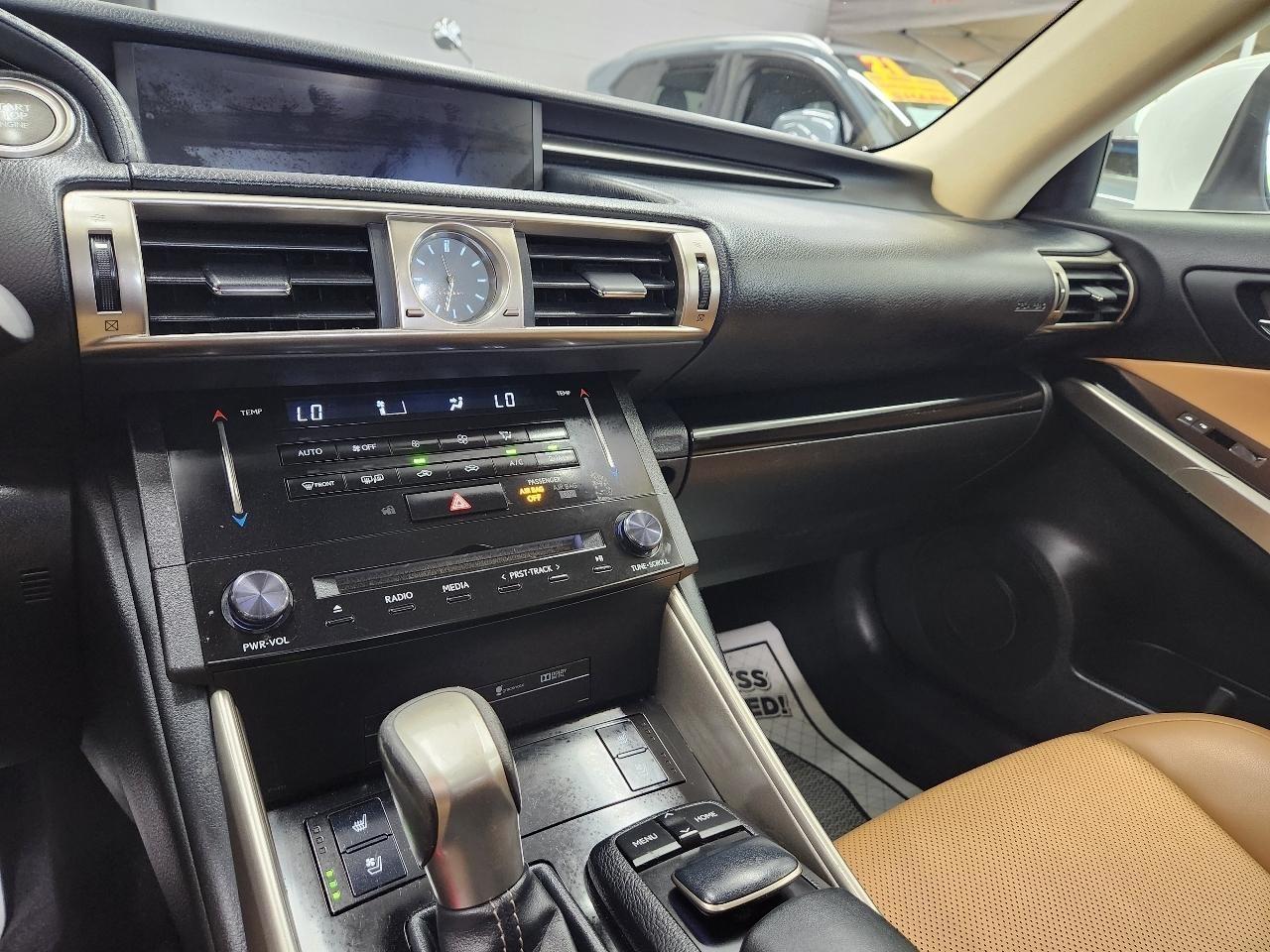 Lexus IS  2014