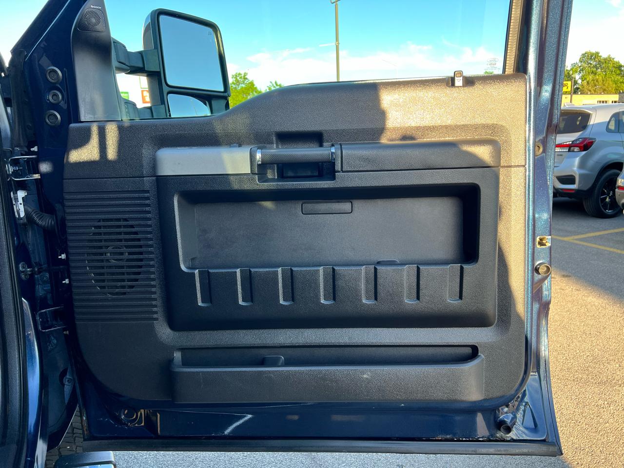 Ford Super Duty F-350 SRW Crew Cab 172" Lariat 4WD 2015