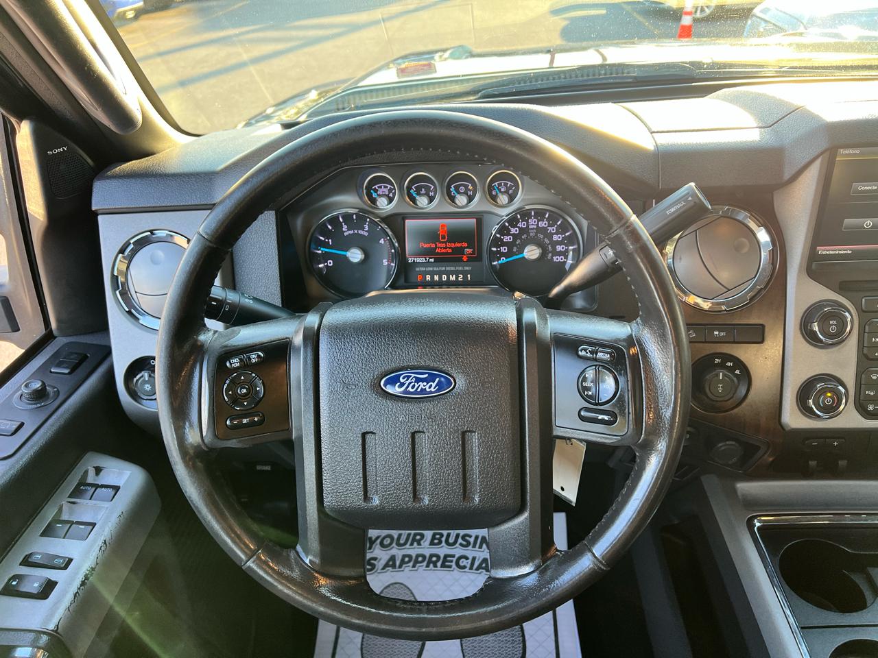 Ford Super Duty F-350 SRW Crew Cab 172" Lariat 4WD 2015