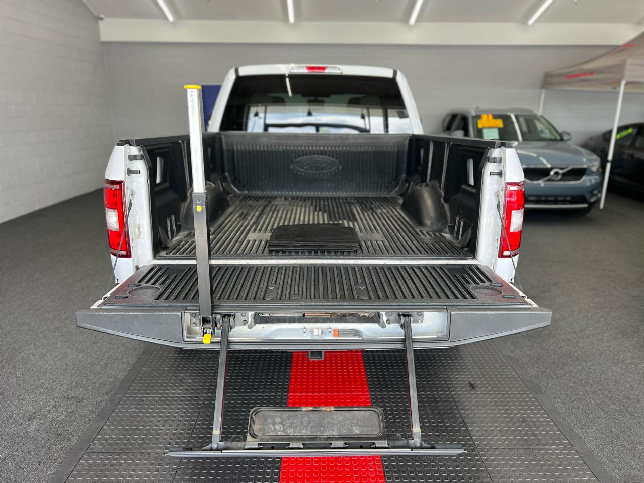 Ford F-150 XLT 4WD 2018