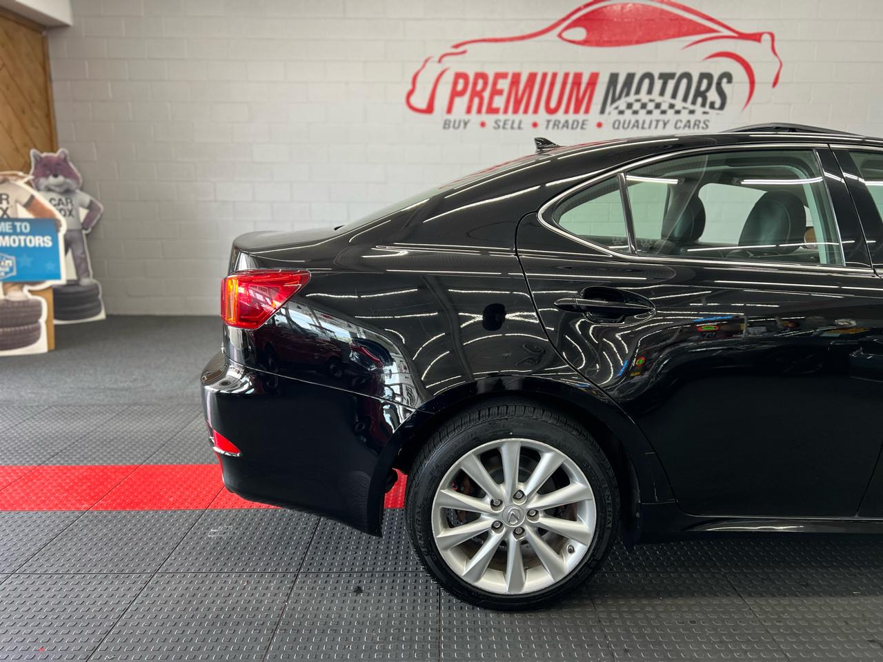 Lexus IS  2010
