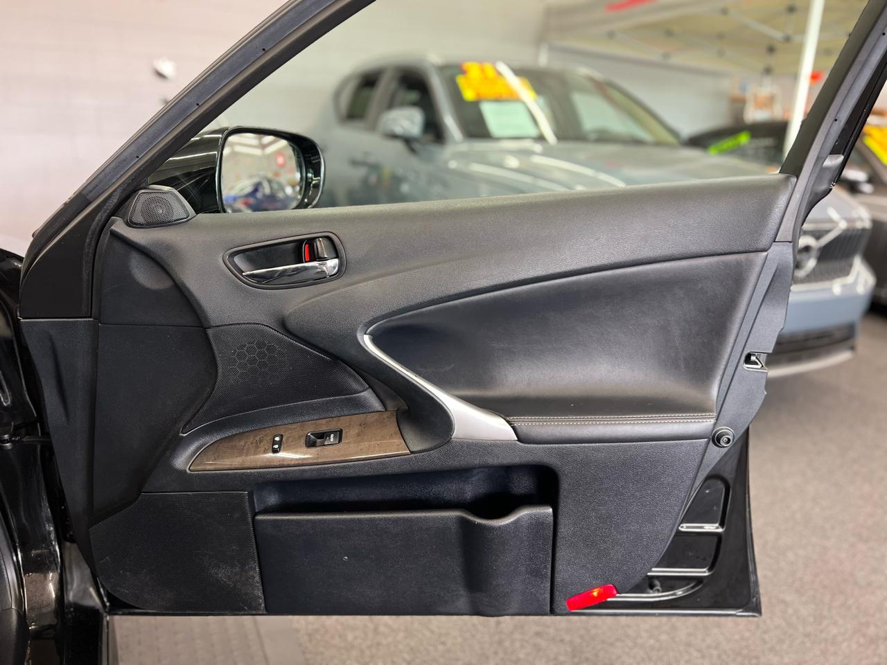 Lexus IS  2010