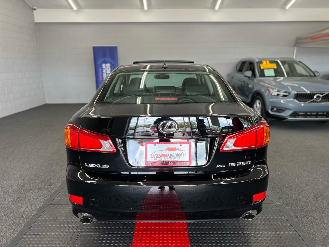 Lexus IS  2010
