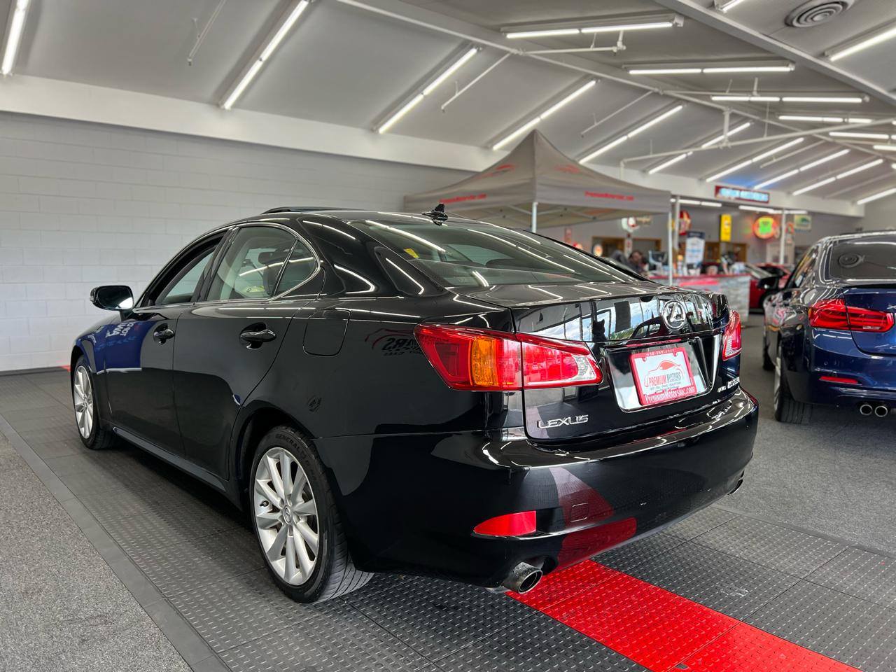 Lexus IS  2010