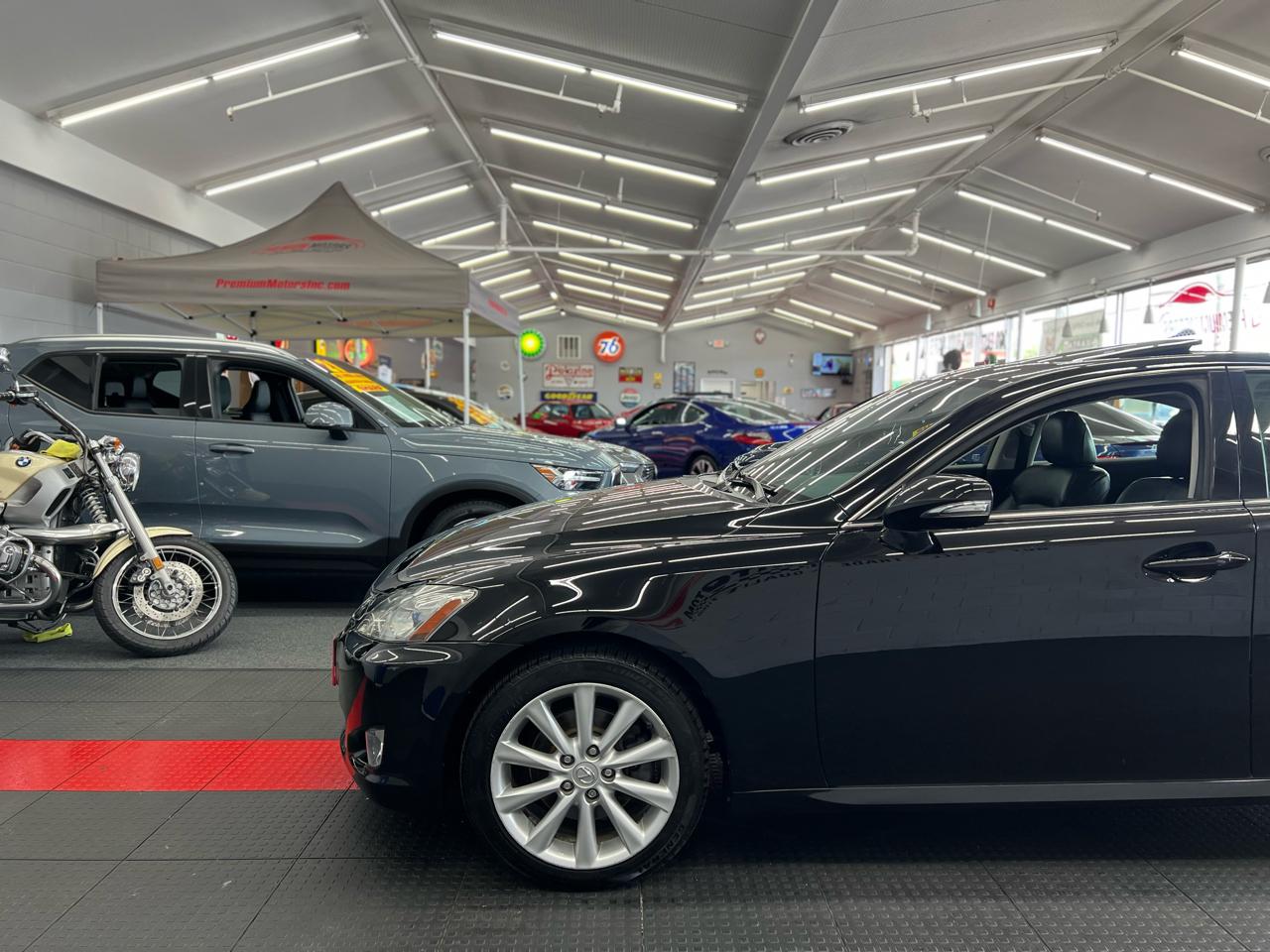 Lexus IS  2010