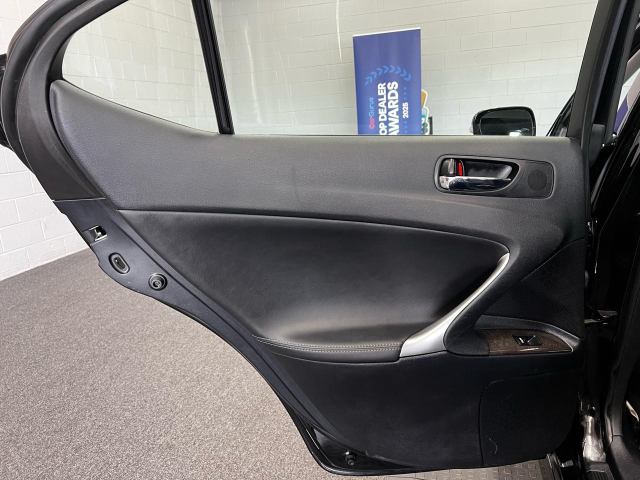Lexus IS  2010