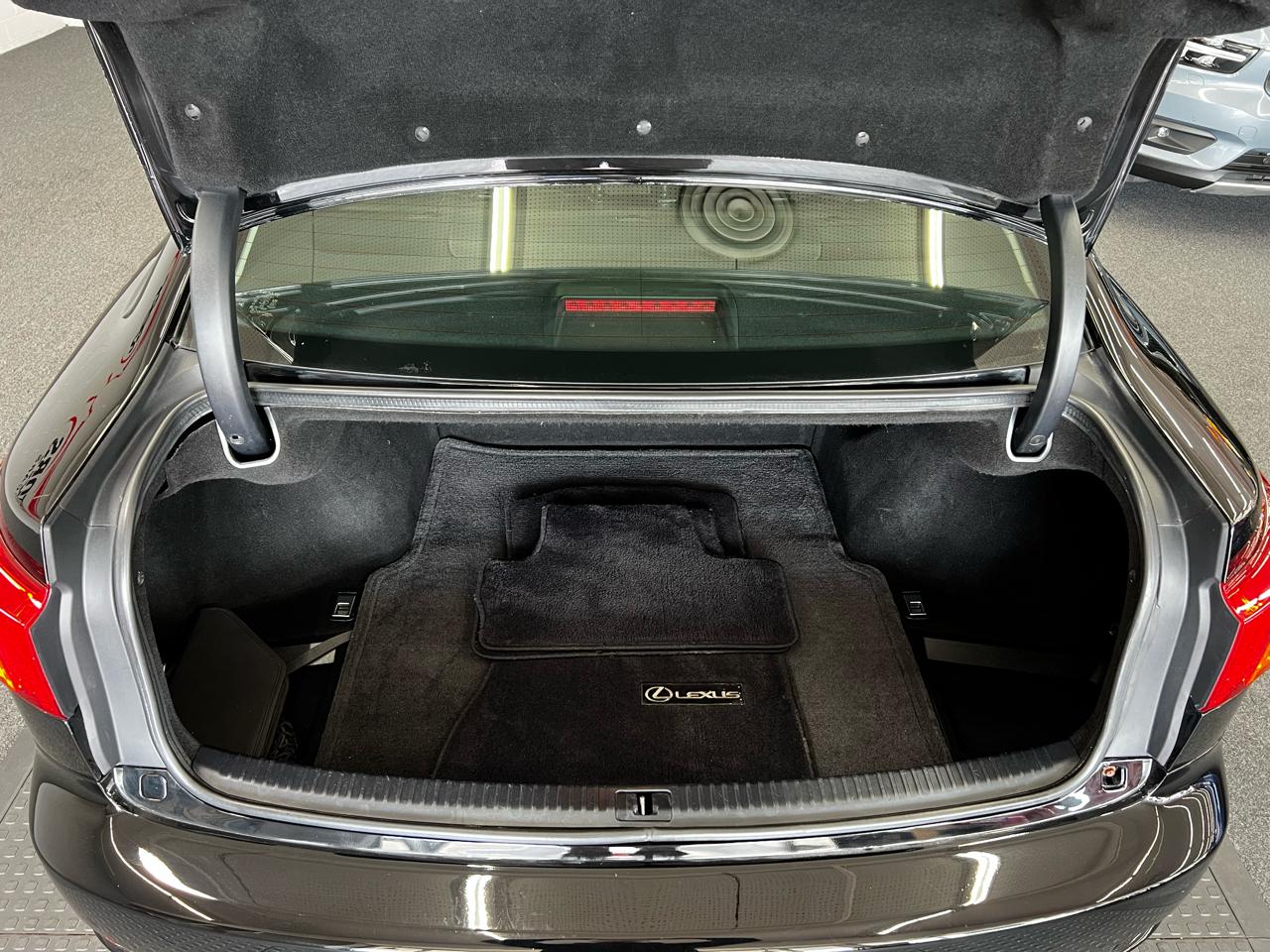 Lexus IS  2010