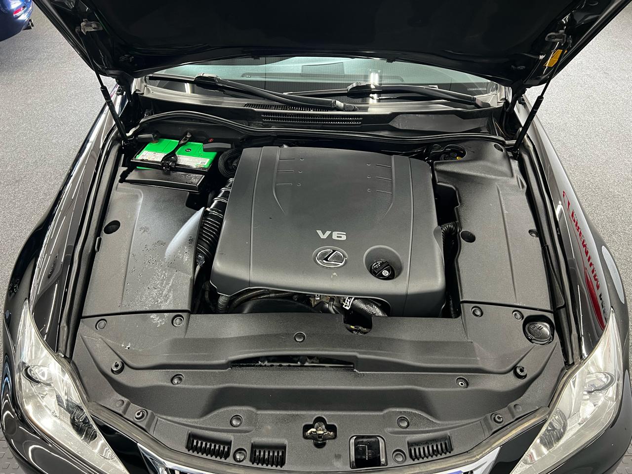 Lexus IS  2010