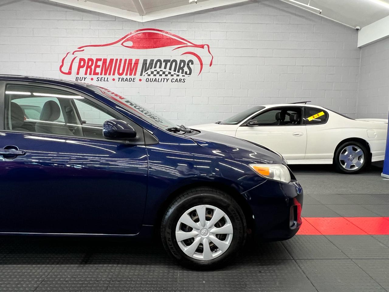 Toyota Corolla 4dr Sdn Auto LE (Natl) 2011