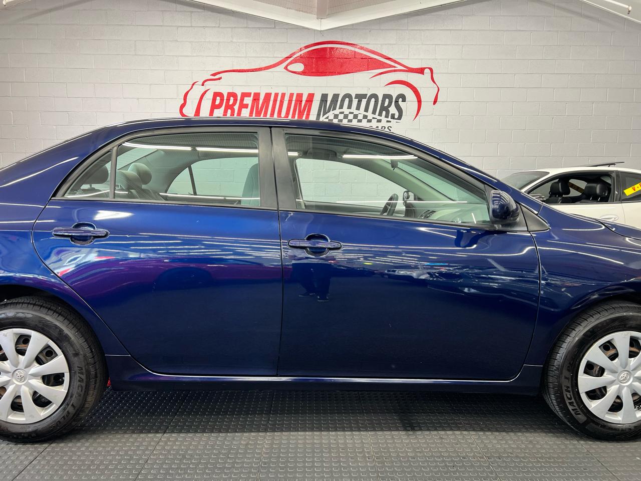 Toyota Corolla 4dr Sdn Auto LE (Natl) 2011