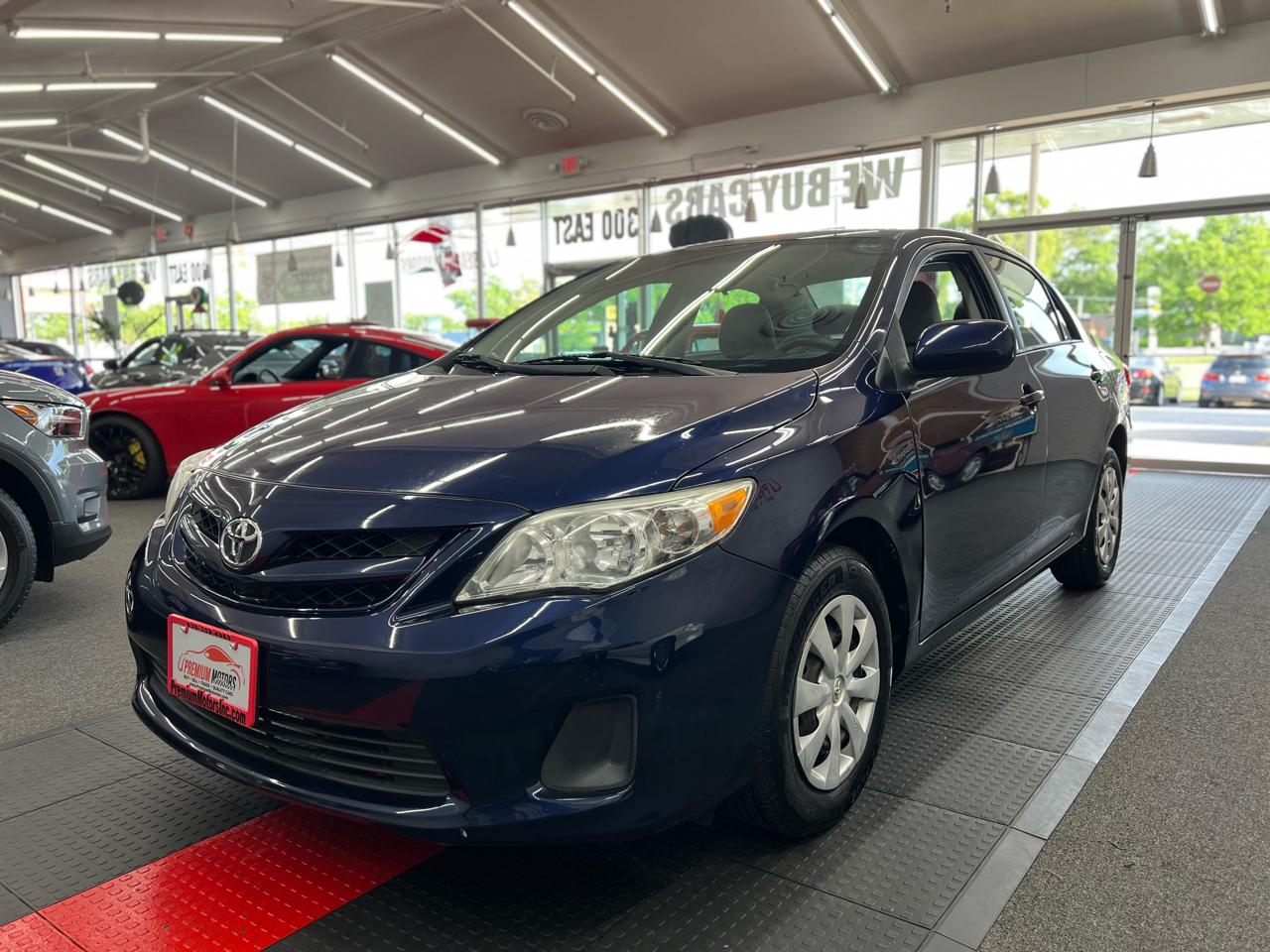 Toyota Corolla 4dr Sdn Auto LE (Natl) 2011