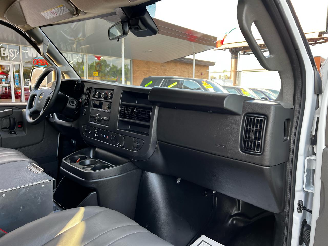 Chevrolet Express G2500 2025