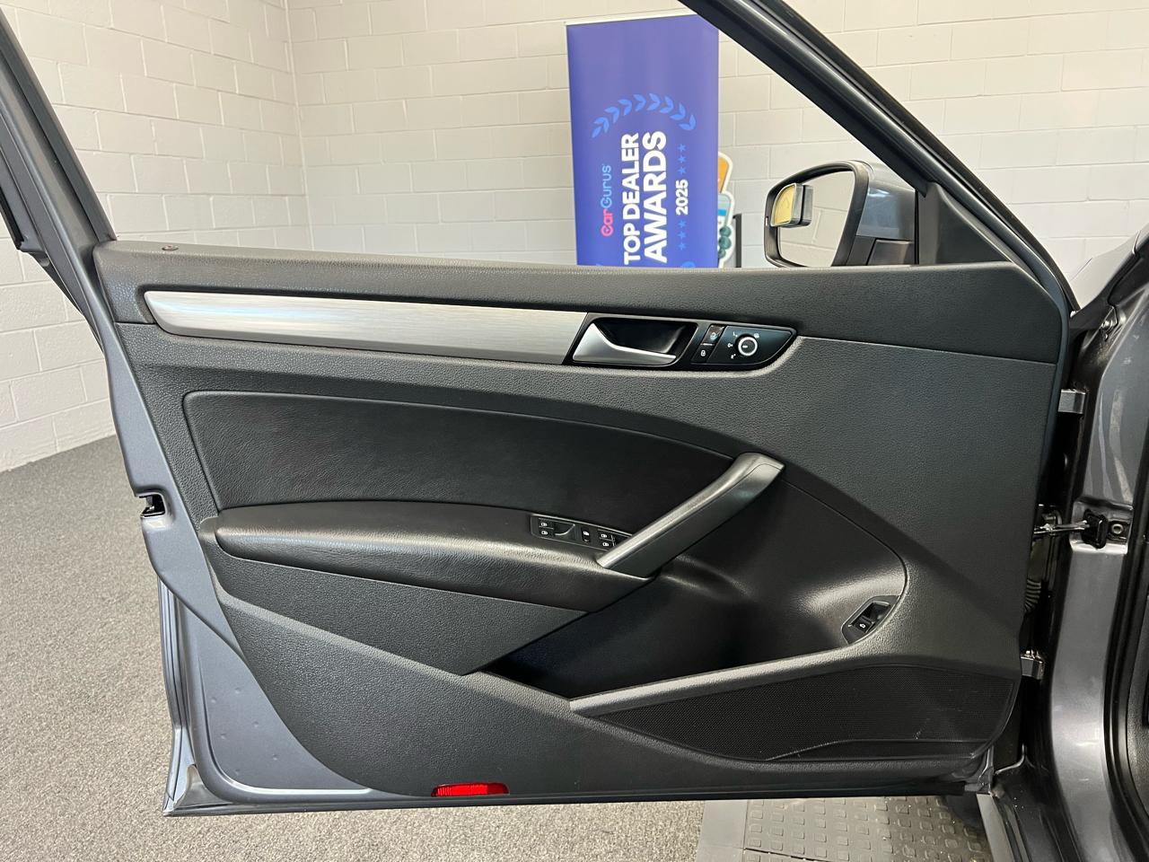 Volkswagen Passat SE 2015