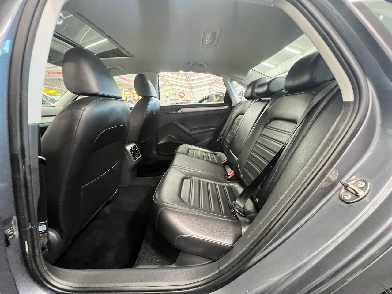 Volkswagen Passat SE 2015