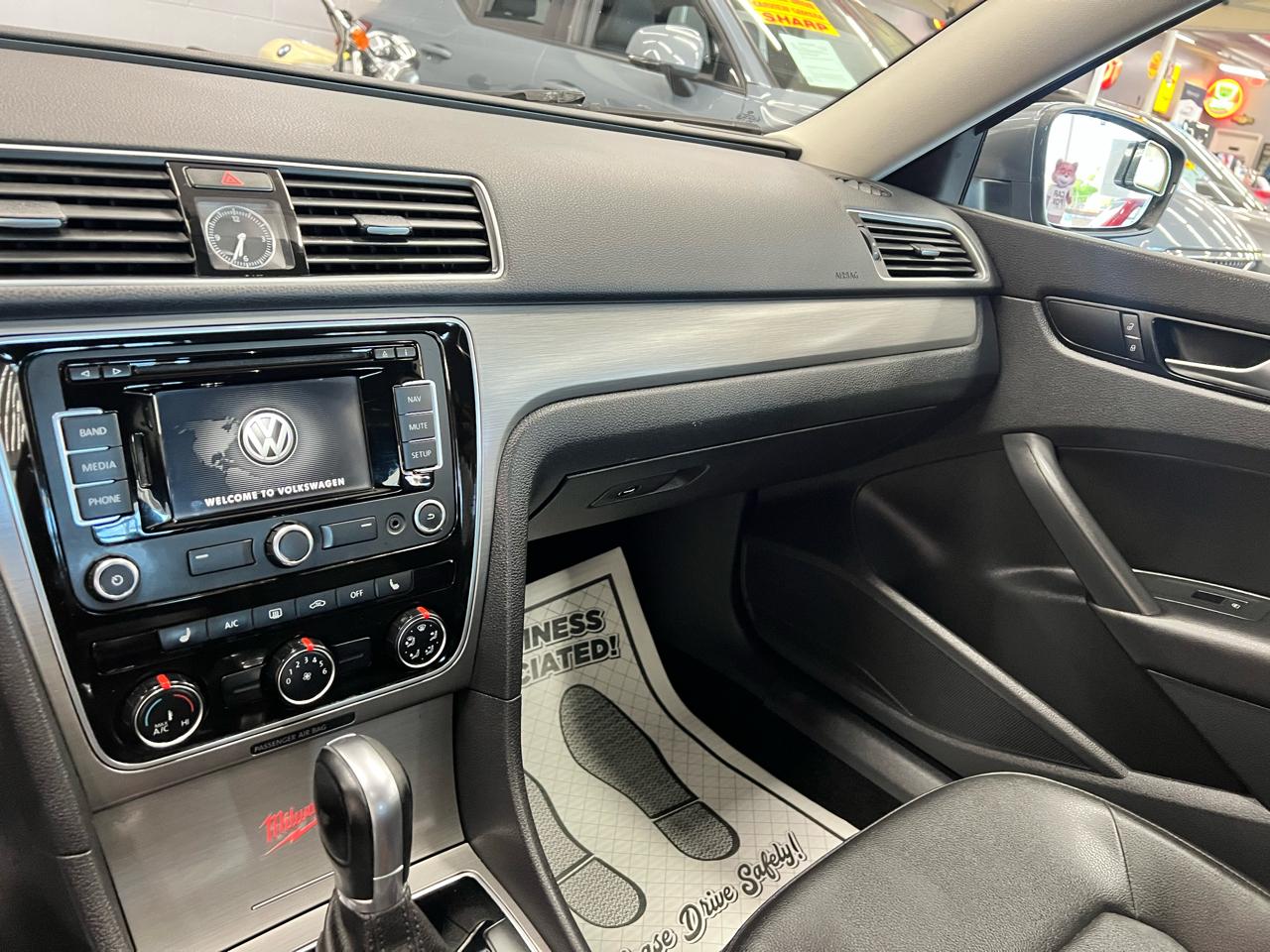Volkswagen Passat SE 2015