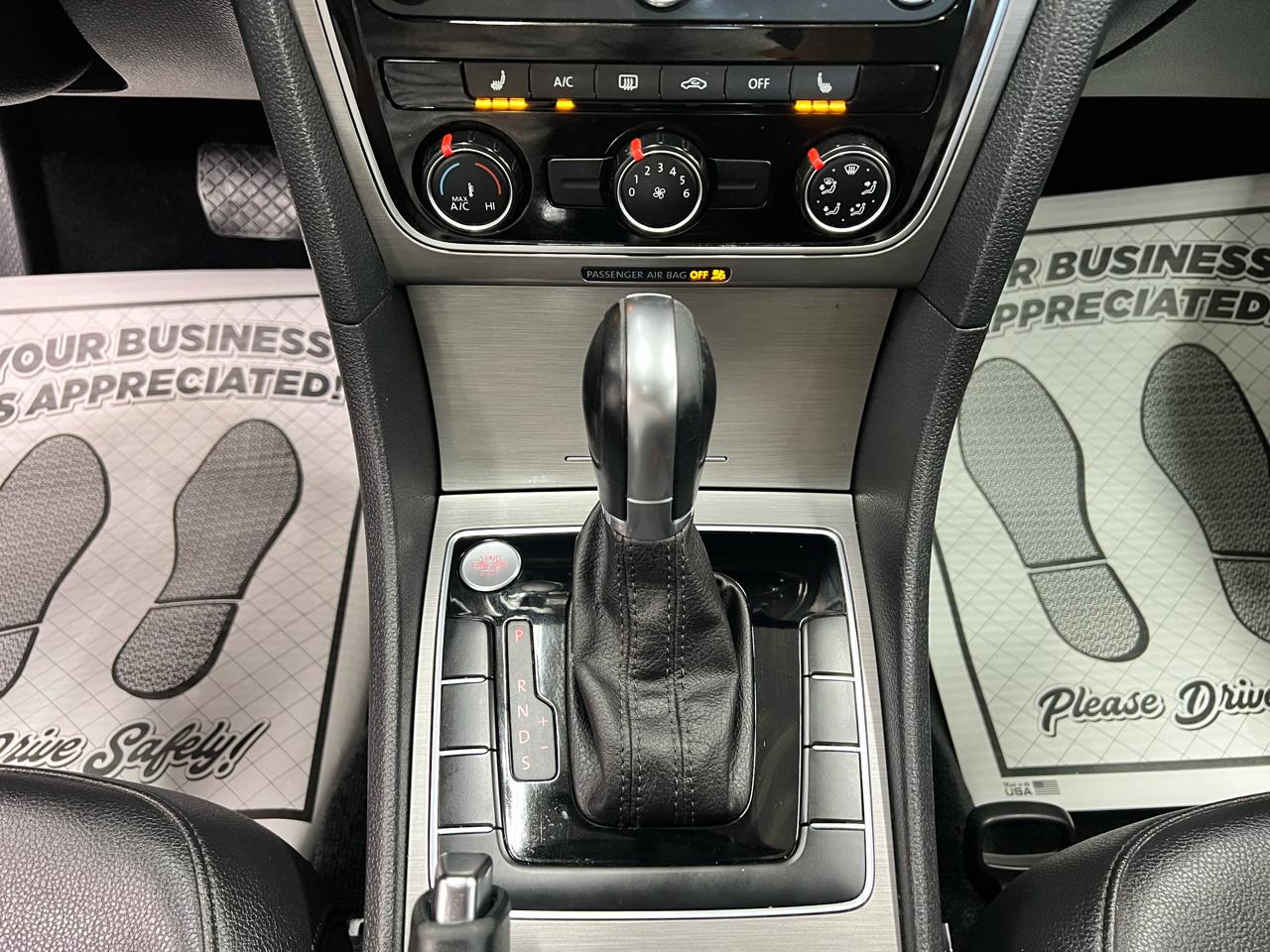 Volkswagen Passat SE 2015