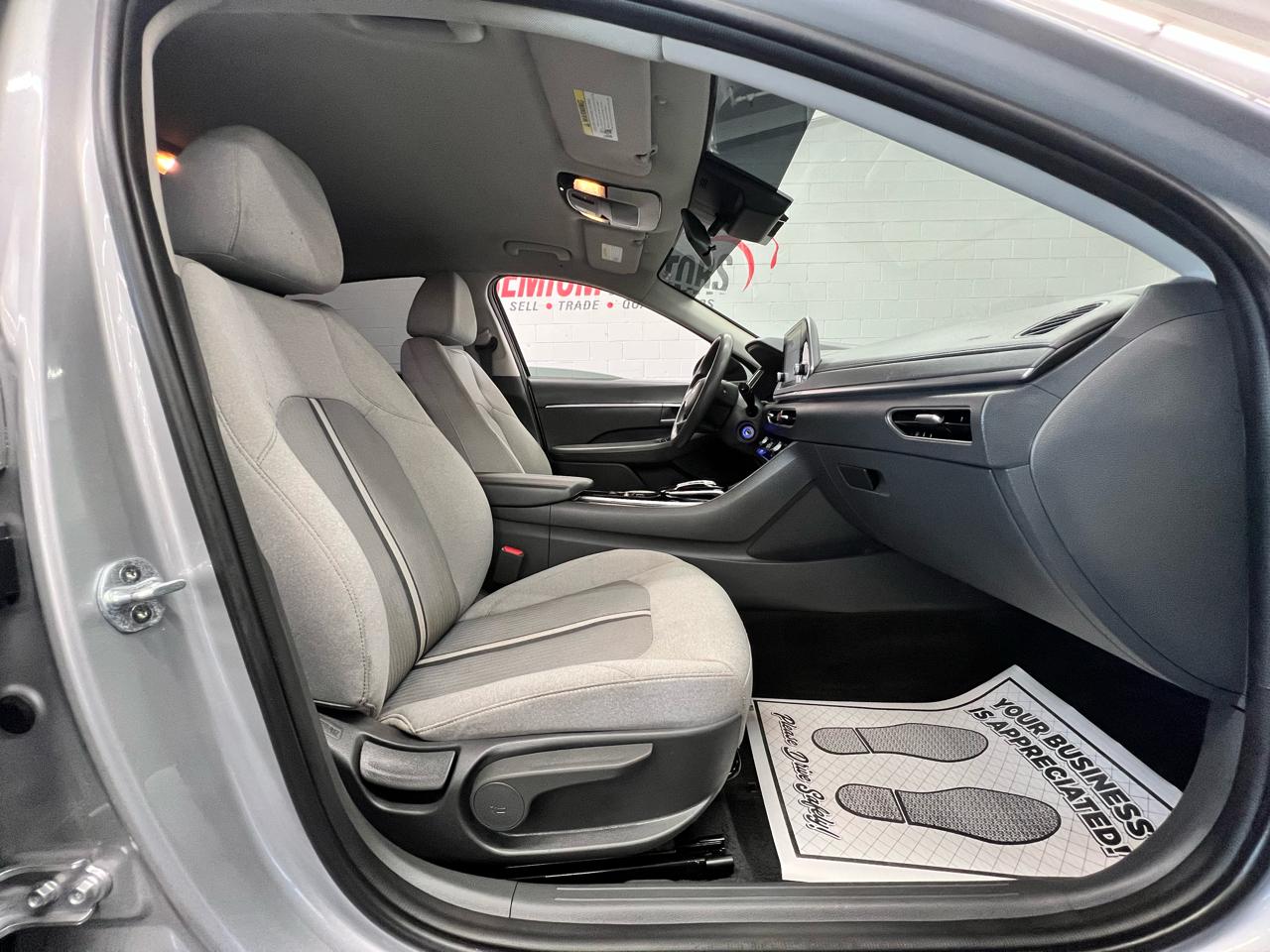 Hyundai Sonata SE 2021