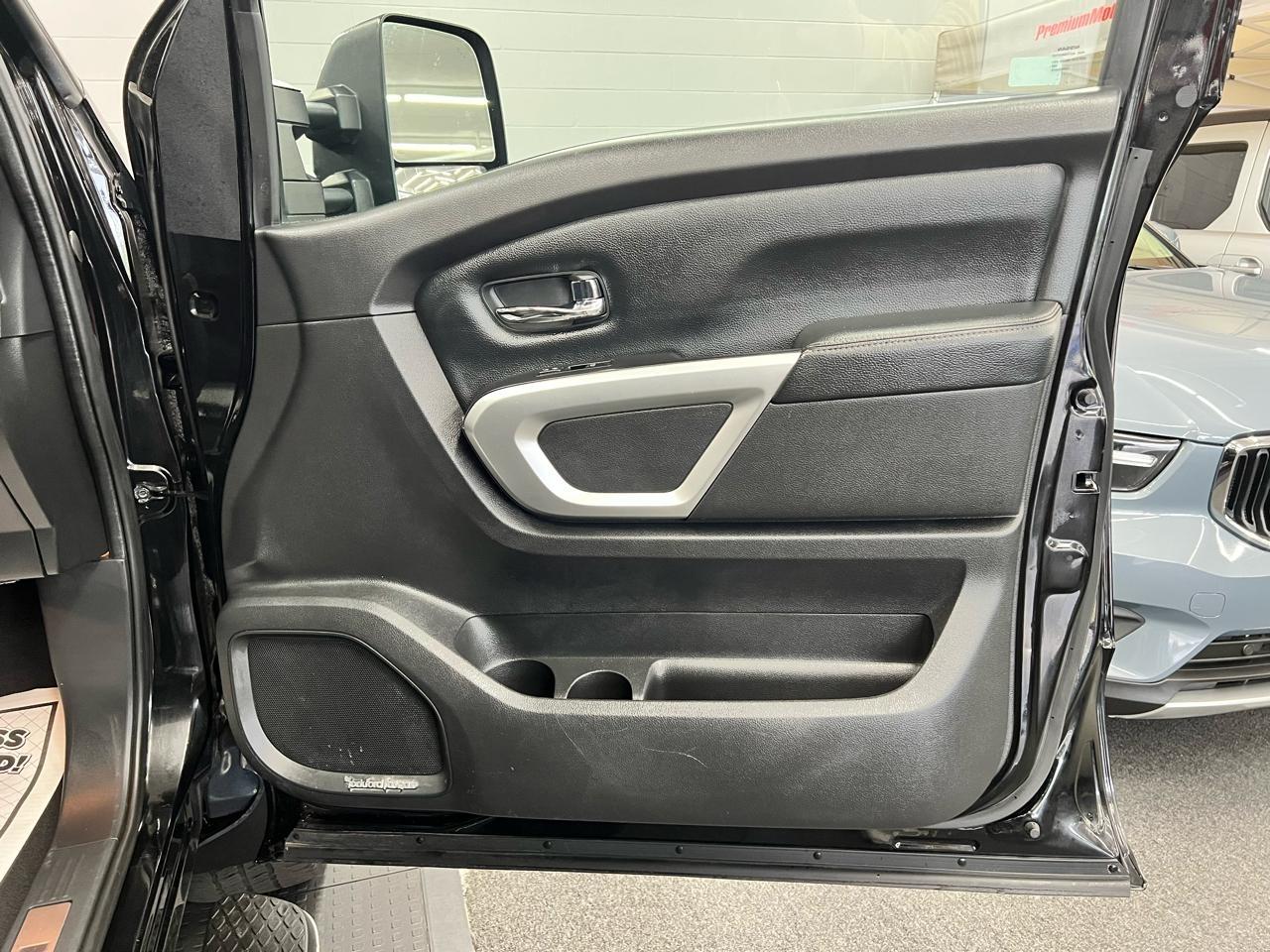 Nissan Titan XD  2017