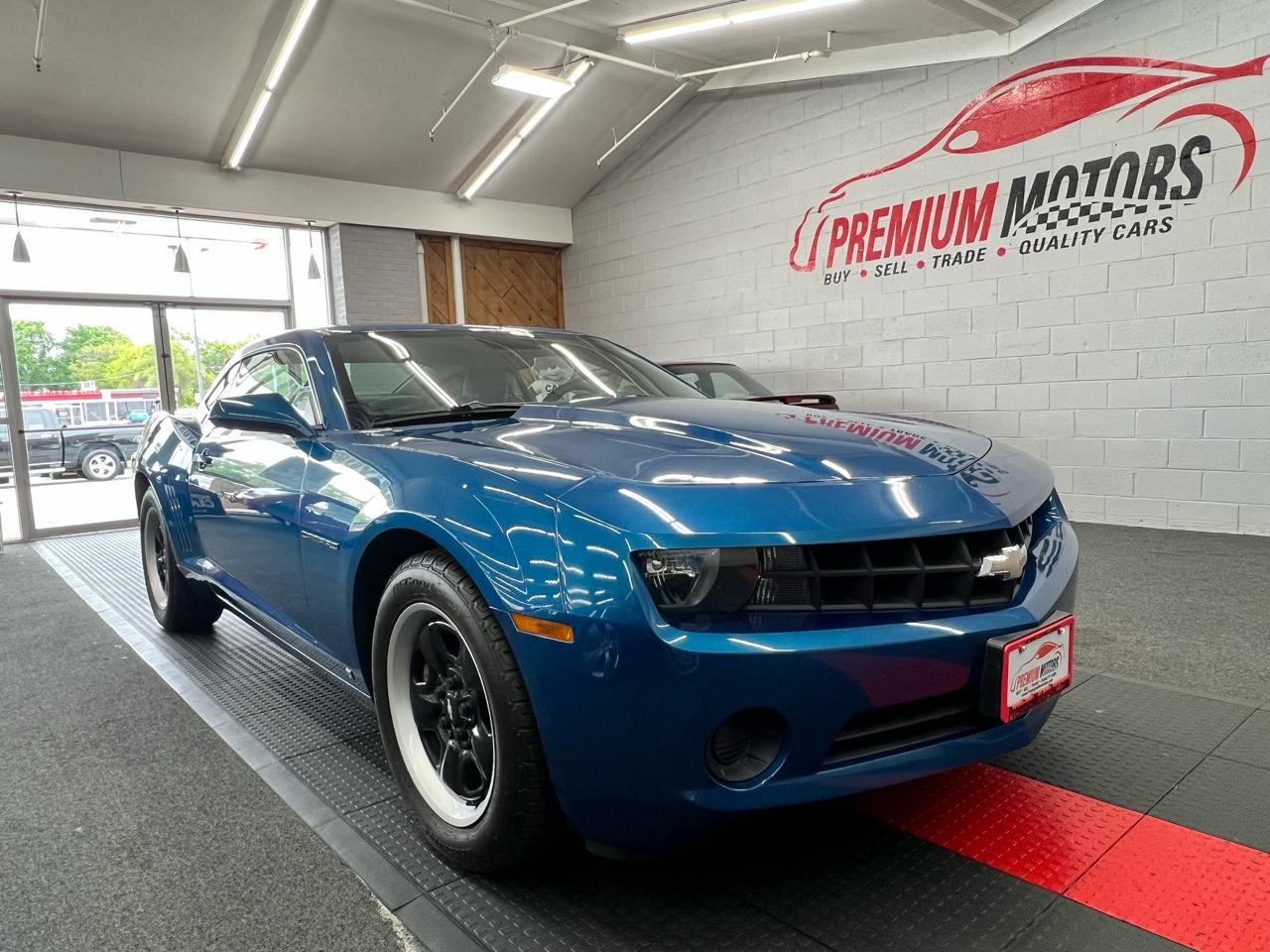 Chevrolet Camaro LS 2010