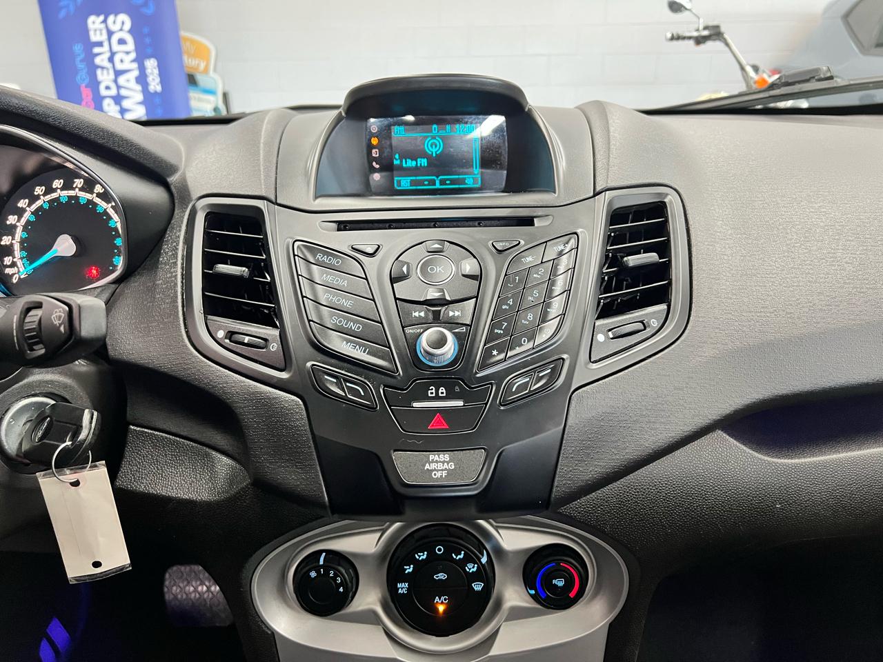 Ford Fiesta SE 2016