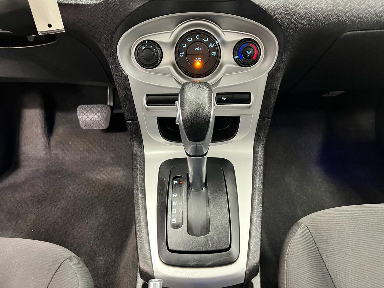 Ford Fiesta SE 2016