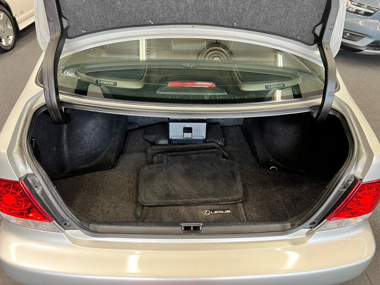 Lexus IS 300  2003