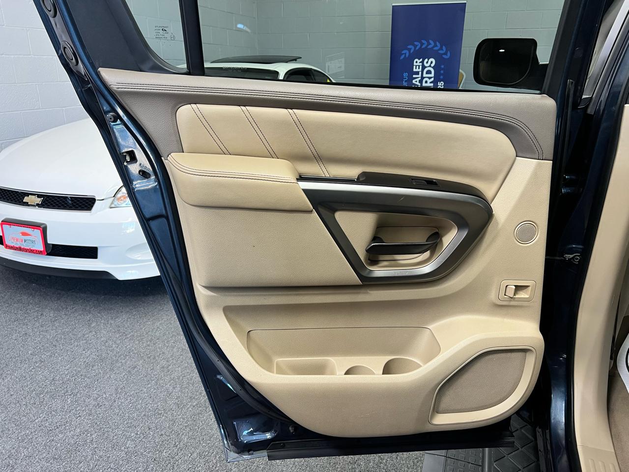 Nissan Armada Platinum 2015